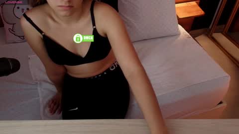 Milena  online show from 02/06/25, 03:48