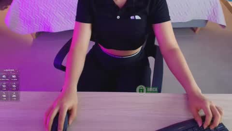 Milena  online show from 12/02/25, 11:04