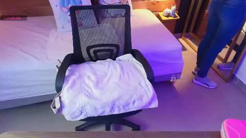 Snapshot of mila_kiitty chatting on 06/16/26, 11:24 Milena online show from 06/16/26, 11:24