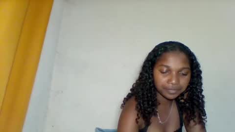 mila_lunah online show from 04/12/26, 06:02