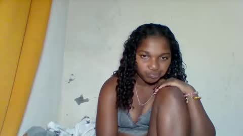 mila_lunah online show from 05/07/26, 04:12