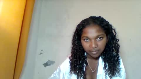 mila_lunah online show from 05/09/26, 04:28