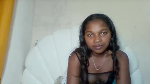 mila_lunah online show from 05/13/26, 02:36