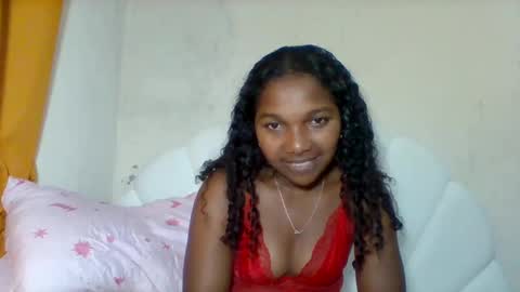 mila_lunah online show from 05/19/26, 03:29