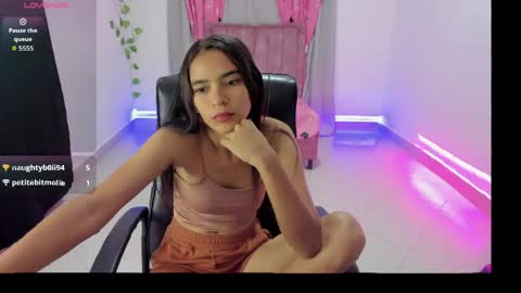 Mila online show from 04/08/26, 01:44