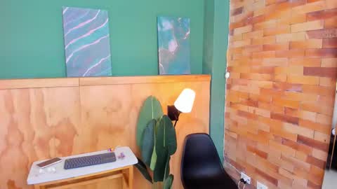 Mila and samy online show from 12/16/25, 12:10