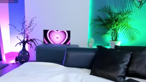 Mila online show from 10/05/25, 11:41