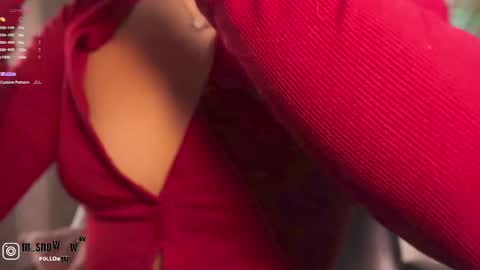 Snapshot of mila_snoow chatting on 10/06/25, 11:51 M I L A  online show from 10/06/25, 11:51