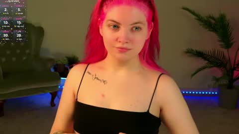 Snapshot of mila_taylorrr chatting on 06/18/26, 04:22 Lisa online show from 06/18/26, 04:22