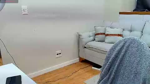 Snapshot of mila_vvoss chatting on 07/22/26, 11:24 Mila Voz online show from 07/22/26, 11:24
