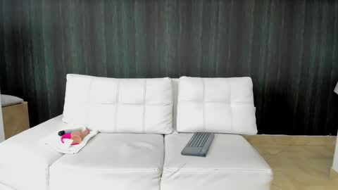          online show from 01/21/25, 09:04