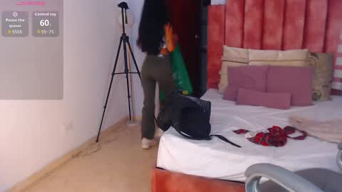 milaa_star online show from 10/01/25, 04:07