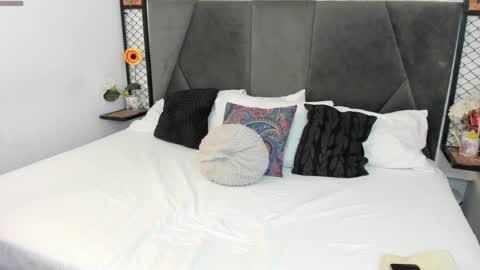 mila online show from 01/09/26, 11:24