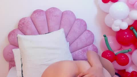 mila online show from 04/18/26, 07:07