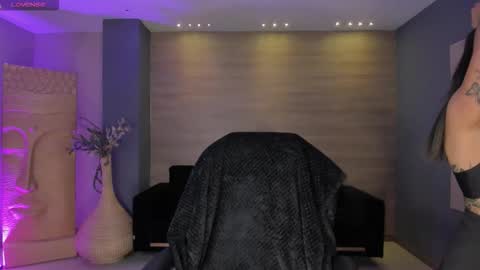 Mila online show from 10/02/25, 02:07