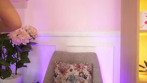 milacrave online show from 02/02/26, 11:42