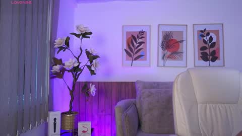 milacrave online show from 04/17/26, 11:46