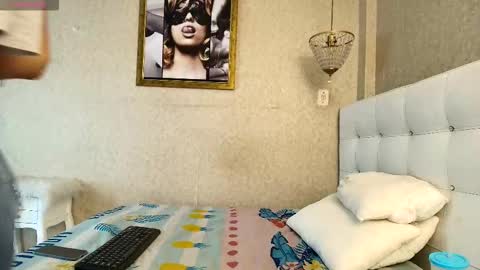 miladiosa online show from 11/28/25, 12:41