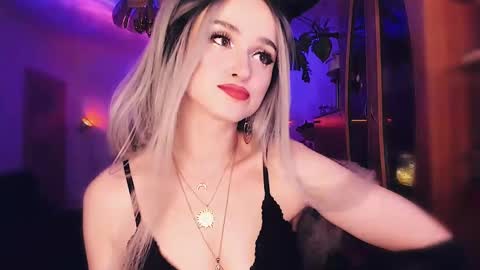 MiladyJolie online show from 03/04/25, 01:34