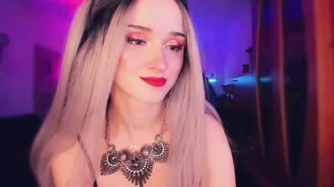 MiladyJolie online show from 11/11/25, 05:46