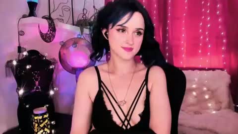 Snapshot of miladyjolie chatting on 06/30/26, 12:28 MiladyJolie online show from 06/30/26, 12:28