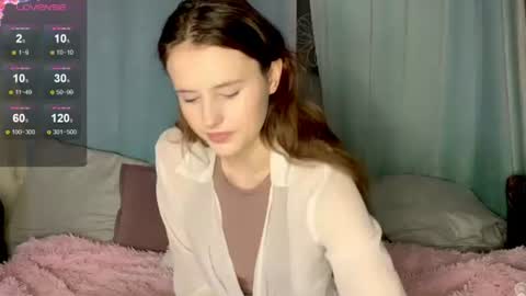 Snapshot of milaelin chatting on 06/15/26, 10:12 Mila online show from 06/15/26, 10:12