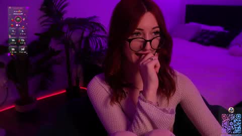 First stream with my Bestie  My name is Mila. and her is hazelhayees Devil online show from 05/01/26, 03:27