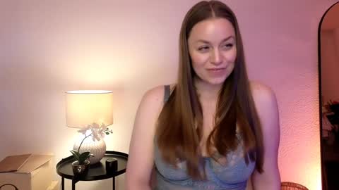 Snapshot of milafleur chatting on 01/16/25, 09:05 Mila Fleur online show from 01/16/25, 09:05