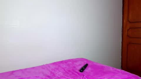 Snapshot of milafyre chatting on 09/30/25, 04:56 valery online show from 09/30/25, 04:56