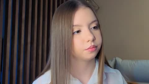 Mila online show from 02/16/26, 02:35