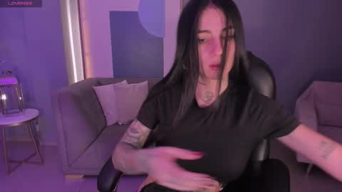 Mila  online show from 11/21/25, 12:04