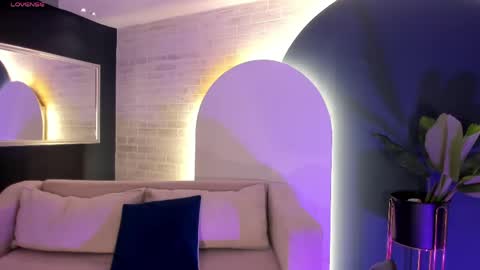 Mila  online show from 04/17/26, 12:08