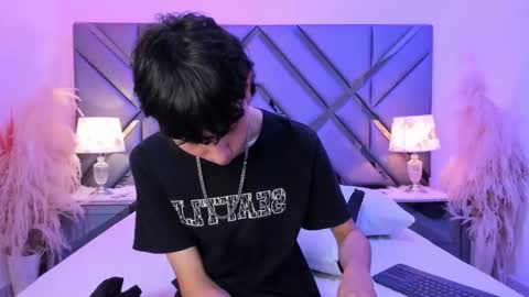 milan_lewiss online show from 02/23/26, 11:18