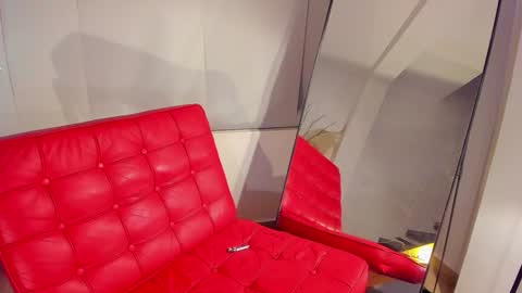 Milane online show from 01/04/25, 08:17