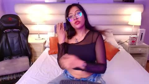 milan_sweetie online show from 04/11/26, 10:25