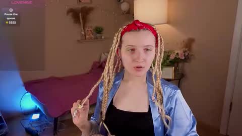 Milana online show from 12/04/25, 09:56