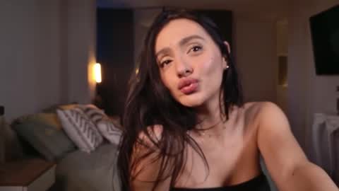 milana online show from 11/09/25, 10:41