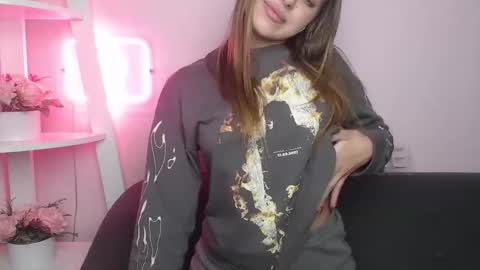 milanaangelas online show from 11/16/25, 06:13