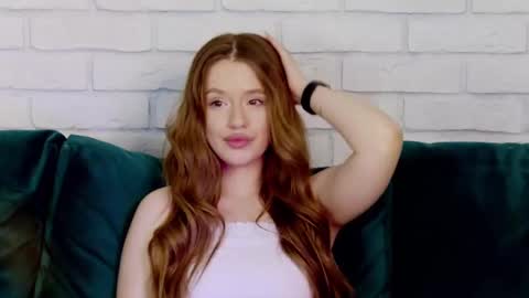 MilanaBalmain online show from 02/18/25, 07:43