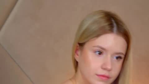 MilanaBalmain online show from 02/03/26, 06:22