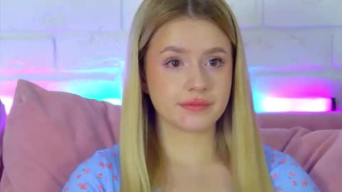 MilanaBalmain online show from 03/16/26, 05:44