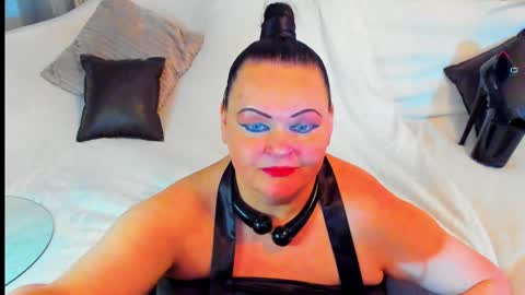 Snapshot of milanabiegert chatting on 12/18/24, 03:11 Lana online show from 12/18/24, 03:11