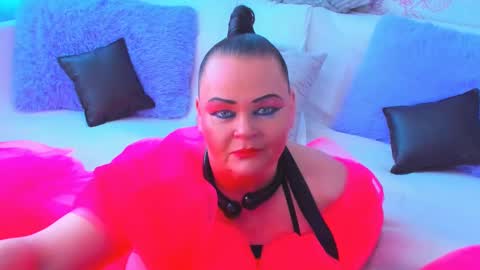 Snapshot of milanabiegert chatting on 02/14/25, 11:42 Lana online show from 02/14/25, 11:42