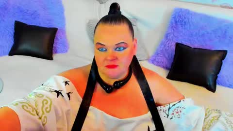 Snapshot of milanabiegert chatting on 02/19/25, 04:11 Lana online show from 02/19/25, 04:11