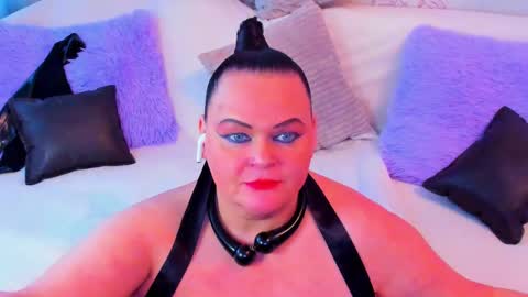 Snapshot of milanabiegert chatting on 03/06/25, 12:30 Lana online show from 03/06/25, 12:30