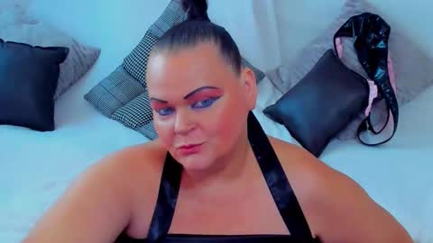 Snapshot of milanabiegert chatting on 10/08/25, 07:28 Lana online show from 10/08/25, 07:28