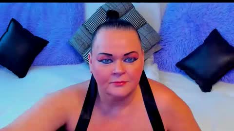 Lana online show from 11/16/25, 07:47