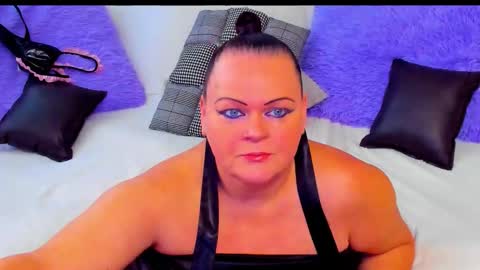 Lana online show from 11/23/25, 10:37