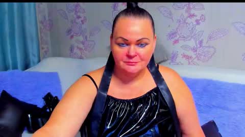 Lana online show from 11/30/25, 07:51