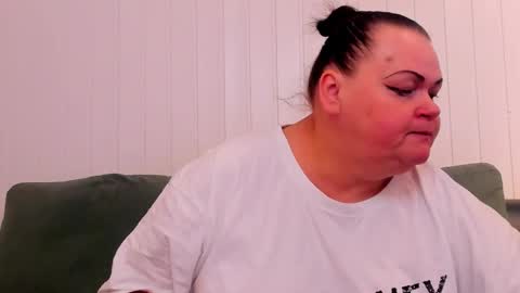 Lana online show from 02/11/26, 08:30